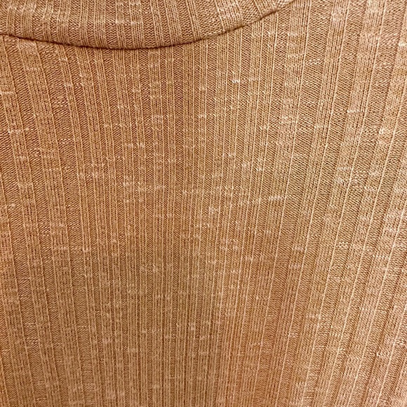 Front twist burnt orange T-shirt - Picture 3 of 4